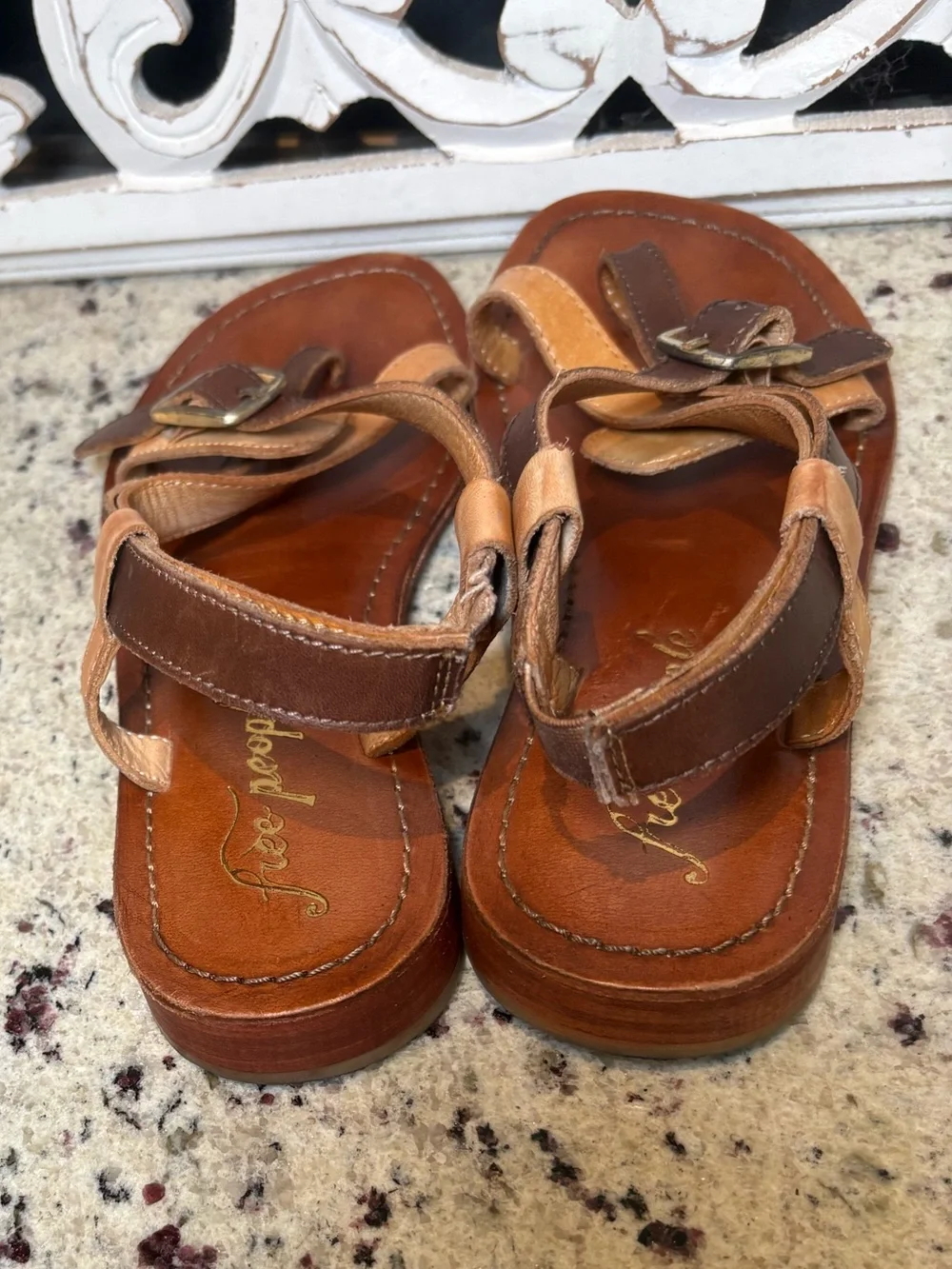Free People La Risa Two-Tone Leather Strappy Flat Sandals Size 37.5 - Picture 3 of 12